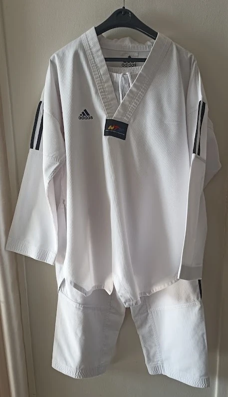 Dobok / Kimono Taekwondo ADIDAS WTF - Neuf 180cm (Taille 4)